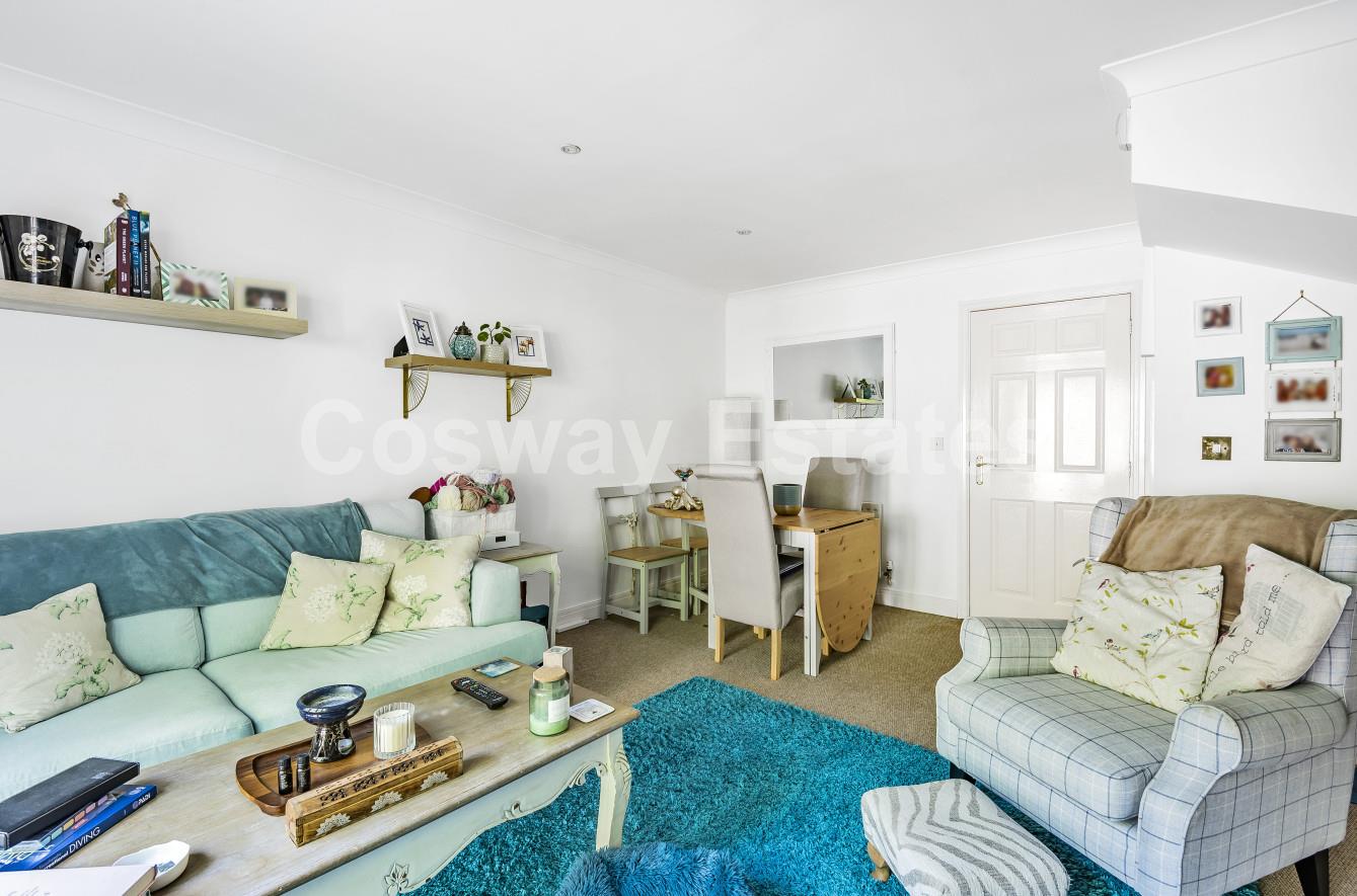 Tiverton Way, Mill Hill